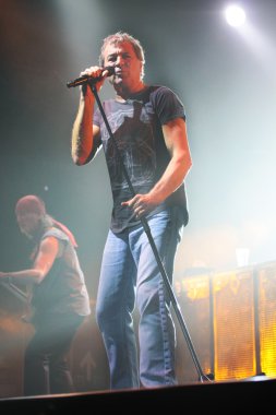 Minsk, Beyaz Rusya - 27 Mart 2011: minsk, belarus 27 Mart 2011 tarihinde kendi konser sırasında sahneye ünlü rock grubu derin mor yapar