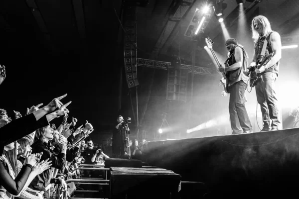 MINSK, BELARUS - MARCH 27, 2011: The famous rock band Deep Purple performs on stage during thier concert in Minsk, Belarus on March 27, 2011 — Stock Photo, Image