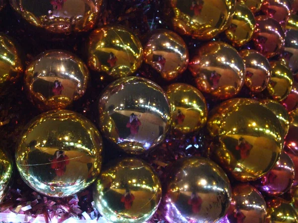 Colorful Christmas Balls City Street — Zdjęcie stockowe