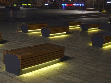 Parkta parlayan yeni yıl bankları