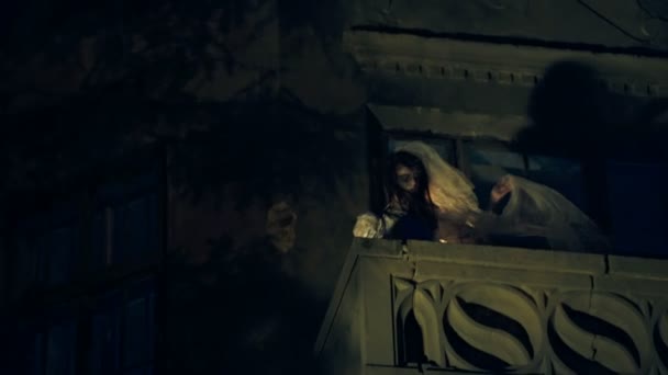 Balkondaki Sahne Cadılar Bayramı Gecesi Canlanan Ölü Gelin Ürkütücü Gece — Stok video