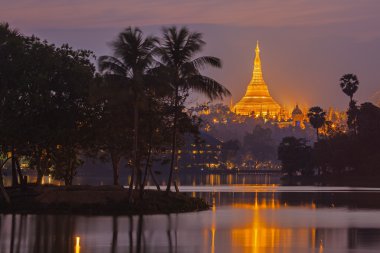 shwedagon pagoda Twilight.