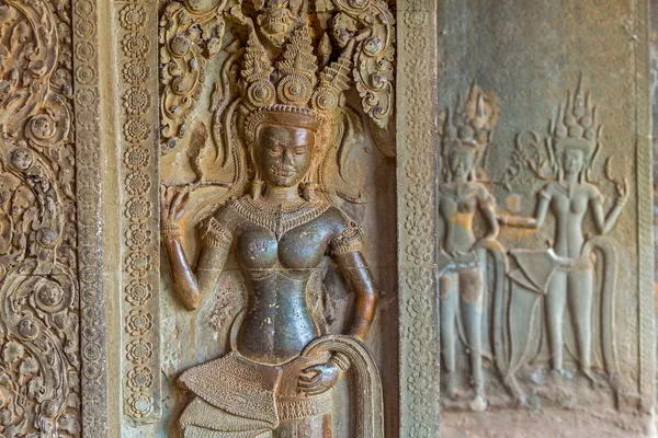 Apsara sculpture in Angkor Wat — Stock Photo, Image