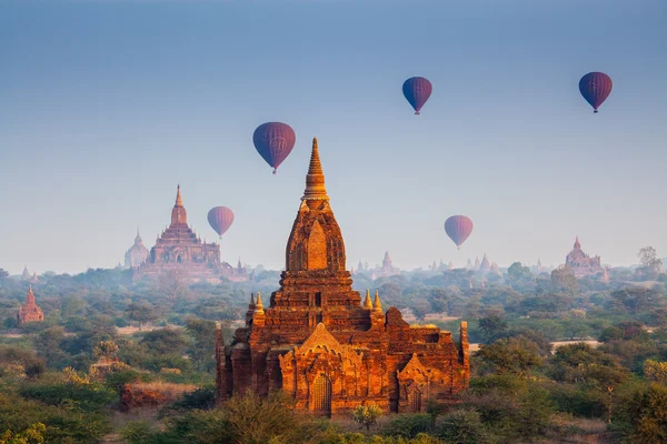 Bagan 'daki tapınaklar, Myanmar — Stok fotoğraf