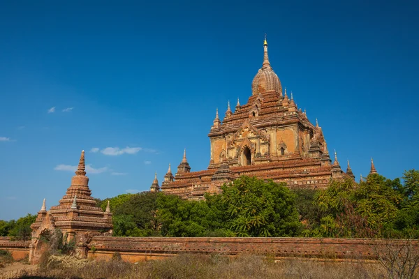 Antiguo templo en Bagan después del atardecer —  Fotos de Stock