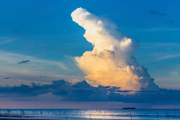 Himmel-Wolken-Hintergrund. — Stockfoto