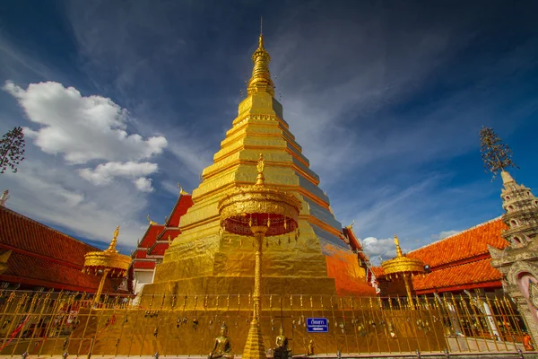 Wat Phra det Cho Hae tempel, Phare, Thailand — Stockfoto