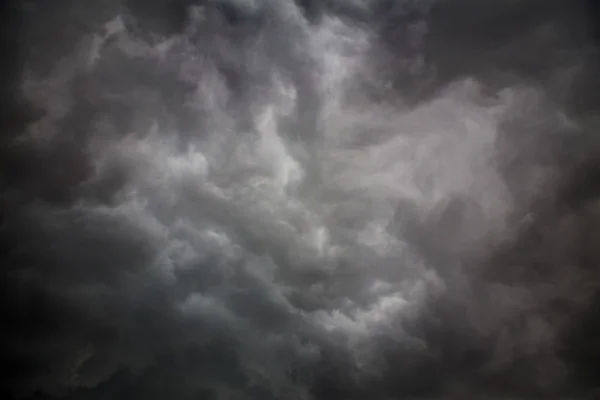 Hintergrund der Gewitterwolken vor einem Gewitter — Stockfoto