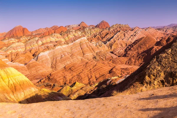 Montagna variopinta in Danxia landform in Zhangye, Gansu della Cina — Foto Stock