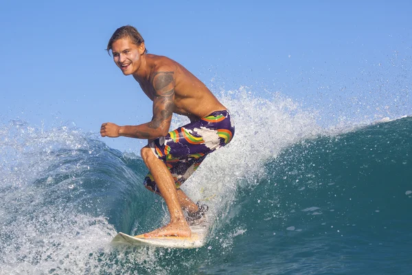 Surfer on waves — Stock Photo, Image