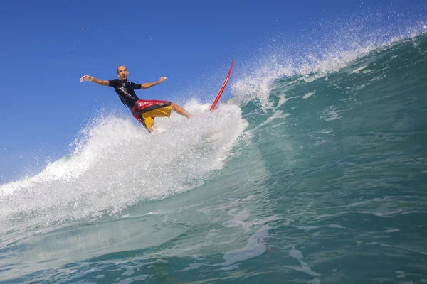 Surfer on waves — Stock Photo, Image