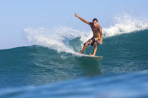 Surfer on waves — Stock Photo, Image