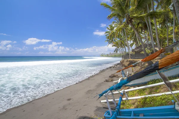 Boat on beach — Stock Photo, Image