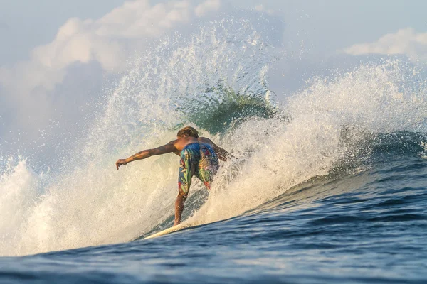 Surfer on waves — Stock Photo, Image