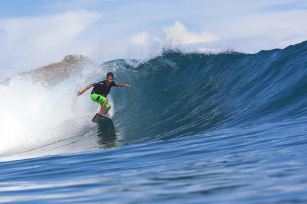 Surfista masculino — Fotografia de Stock