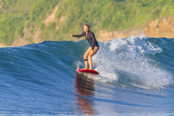 Surfista chica — Foto de Stock