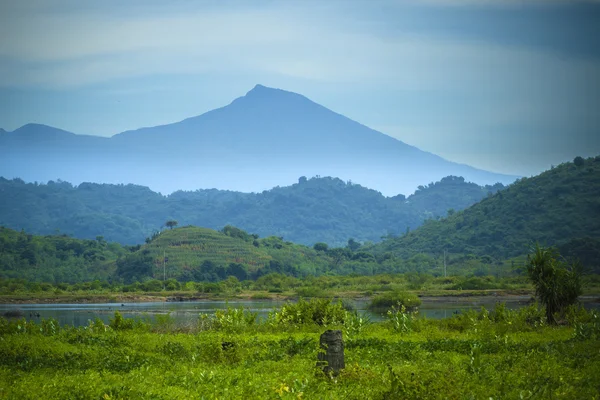 Vista para o vulcão Rinjani — Fotografia de Stock