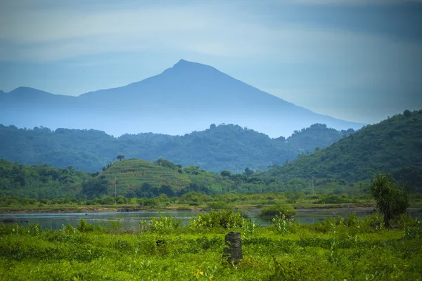 Rinjani yanardağ üzerinde göster — Stok fotoğraf