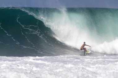 Bali, Endonezya - Haziran 2013: Brezilyalı yanlısı sörfçü gabriel Medine