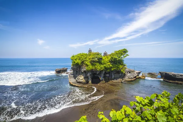 Tanah Lot Temple on Sea — Stock Photo, Image