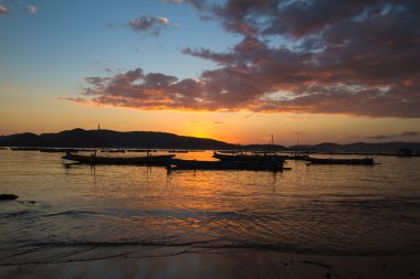 Asya gündoğumu adlı balık tekne