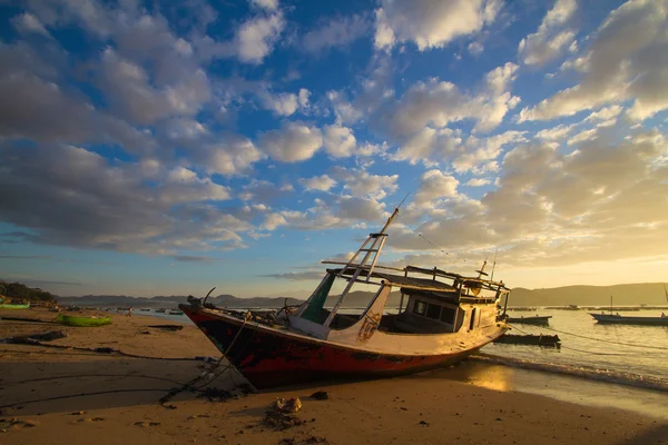 Asya gündoğumu adlı balık tekne