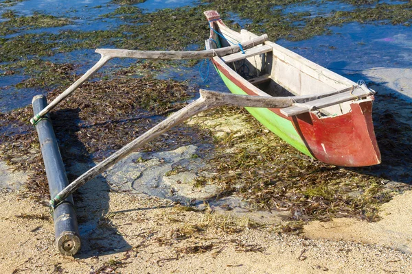 Asiático barcos tradicionais na praia . — Fotografia de Stock