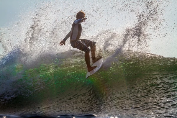 Surfování vlně. — Stock fotografie