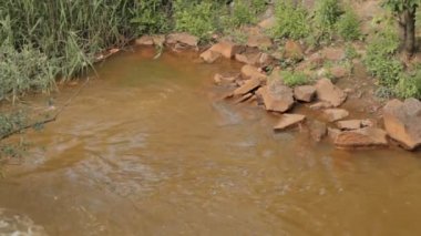 su kirliliği. Kirli su. pas su.