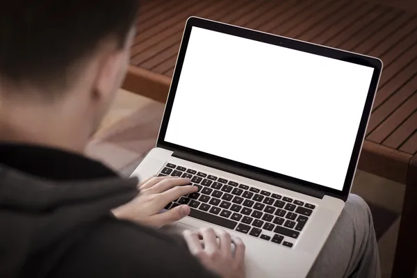 Hombre usando ordenador portátil — Foto de Stock