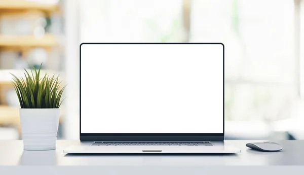 家庭内部白色木制桌子上无框架空白屏幕的现代笔记本电脑 模拟模板 — 图库照片