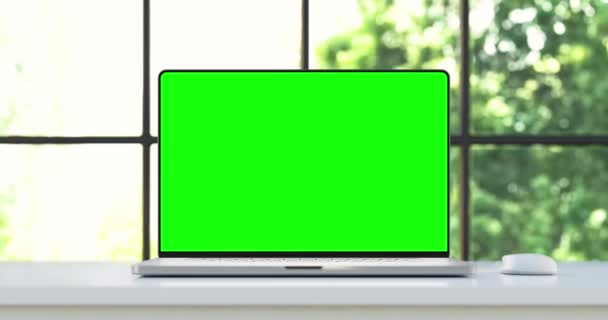 Een Laptop Met Een Leeg Groen Scherm Het Bureau Het — Stockvideo