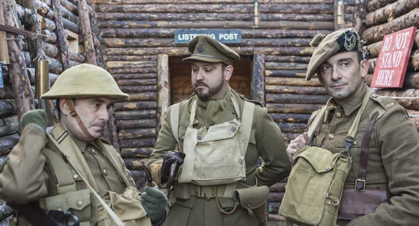 WWI British Army officer and soldiers — Stock Photo, Image