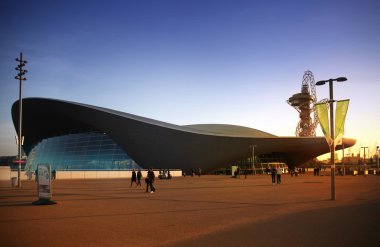 London, İngiltere - 09 Mart 2014: aqua Londra Olimpiyat Köyü merkezinde iki yıl sonra Olimpiyat Oyunları 1 Mart 2014, kamu için açık