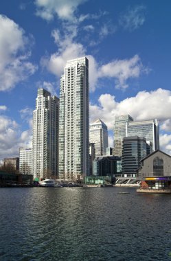 London, İngiltere - canary wharf, 22 Mart 2014 görünümünü konut aria, Londra'nın en yüksek Konut Binası