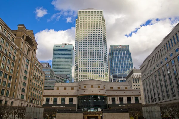 LONDON, UK - CANARY WHARF,  MARCH 22, 2014  Carbot square, biggest business district in London, View on Canada tower — Stock Photo, Image