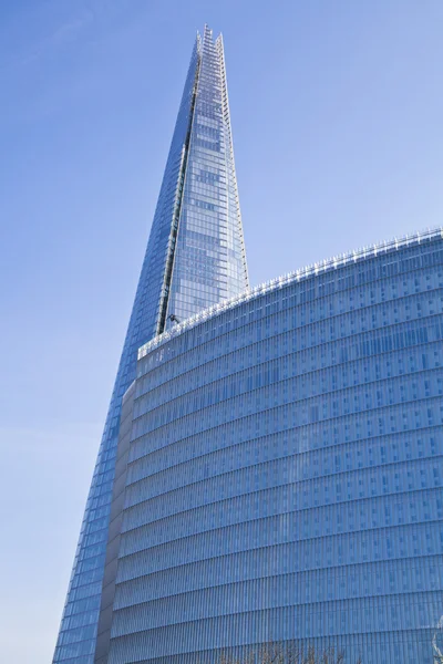 London, Großbritannien - 29. März 2014 Glasscherben, eröffnet für die Öffentlichkeit am Februar 2013 309 m, das höchste Gebäude in Europa Südufer der Themse — Stockfoto
