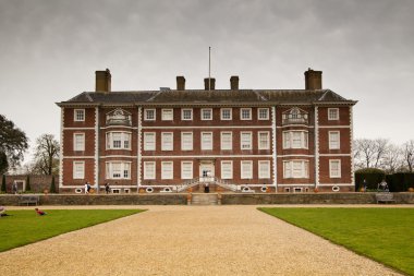 Londra, richmond, İngiltere - 05 Nisan 2014 richmond Dükü ev, park, Avrupa s en büyük evlerin varlığı bugün ev içinde hala ile 17. konak 1610 inşa edilmiş