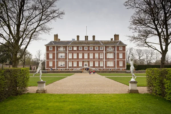 LONDON, RICHMOND UK - APRIL 05, 2014  Richmond duke house, 17th century mansion with park, one of Europe s greatest houses still in existence today   House was built in 1610 — Stock Photo, Image