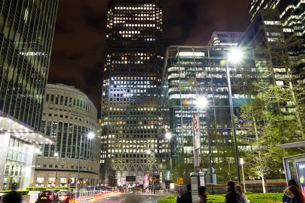 LONDON, CANARY WHARF UK - APRIL 4, 2014  Canary Wharf tube, bus and taxi station in the night, modern station bringing about 100 000 workers to the aria every day — Stock Photo, Image