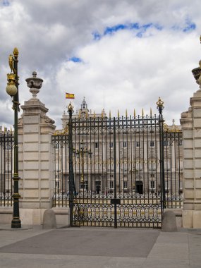 Madrid, İspanya - 28 Nisan 2014: katedral santa maria la real de la almudena Madrid, İspanya.