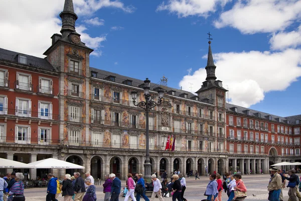 Madrid, Hiszpania - 28 maja 2014: plaza mayor i turystyczny, centrum Madrytu — Stockfoto