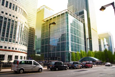 London, İngiltere - 24 Nisan 2014: modern mimarisi, canary wharf önde gelen global finans merkezi