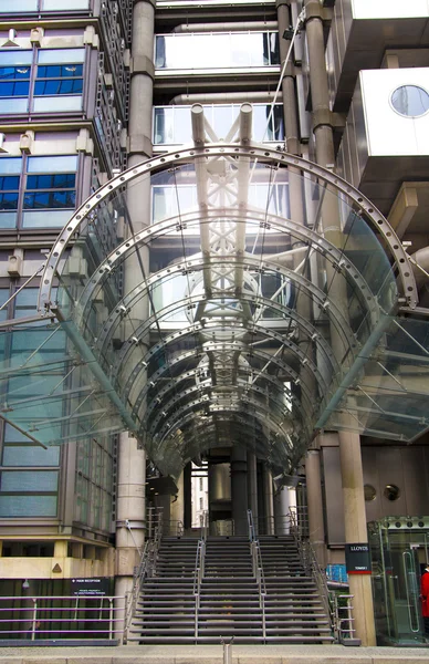 Londyn, Wielka Brytania - 24 kwietnia 2014 nowoczesna architektura City of London, banku Lloyda — Zdjęcie stockowe