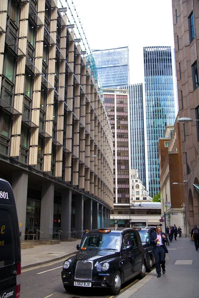 LONDRES, Royaume-Uni - 24 AVRIL 2014 : Bâtiments de bureaux modernes City of London — Photo