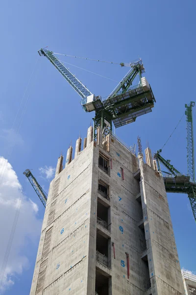 LONDRES, Reino Unido - JULHO 03, 2014: Grande estaleiro no Bank of England aria. Apagar novos edifícios de escritórios e apartamentos — Fotografia de Stock