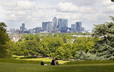 London, İngiltere - 17 Haziran 2014: canary wharf iş ve bankacılık ARIA tepeden görmek