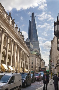 London, İngiltere - 30 Haziran 2014: şehir Londra sokak banka İngiltere'nin önde gelen, meşgul