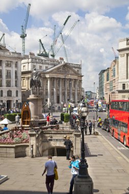 London, İngiltere - 30 Haziran 2014: şehir Londra sokak banka İngiltere'nin önde gelen, meşgul