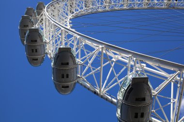 London, İngiltere - 14 Nisan 2014: london eye olan dev dönme dolap 31 Aralık 1999 tarihinde açılan, en ünlü turistik'ın cazibe merkezi Londra